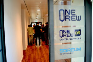 Eingang scireum neues Büro